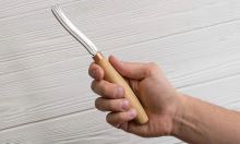 BeaverCraft řezbářské dláto Compact Long Bent Gouge Sweep No6 (1)